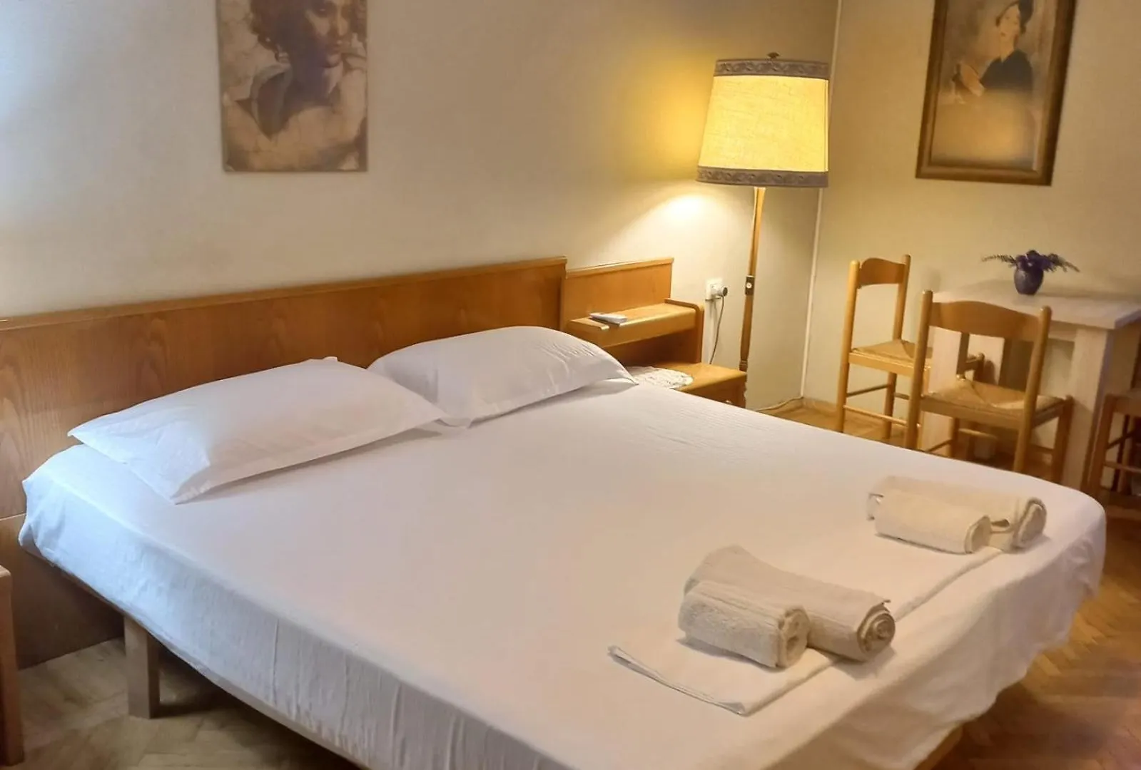 Vintage Apartment In Center Tirana